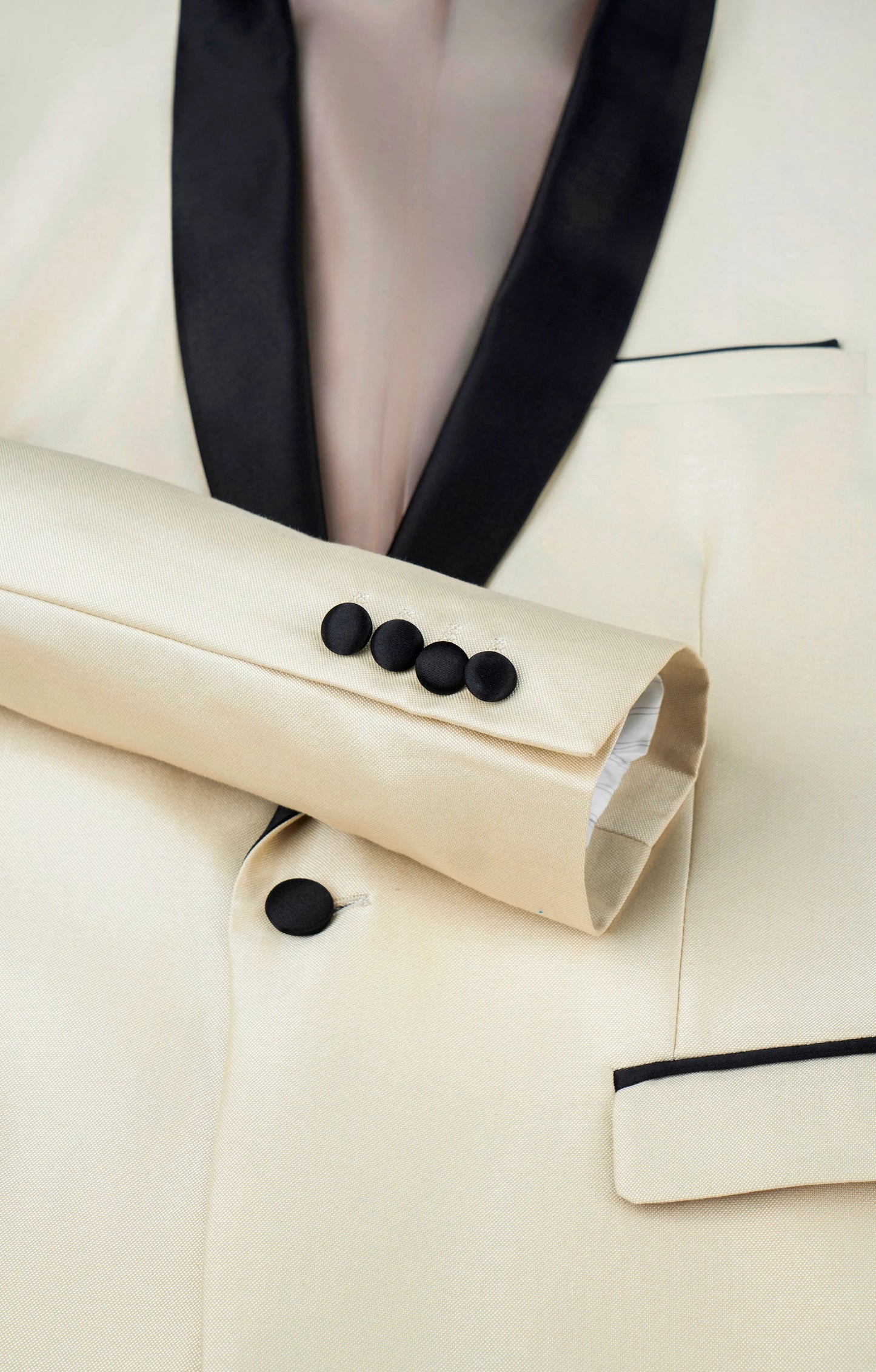 Zhejiang CN Luxury Men Suits Three Piece Peak Lapel Set