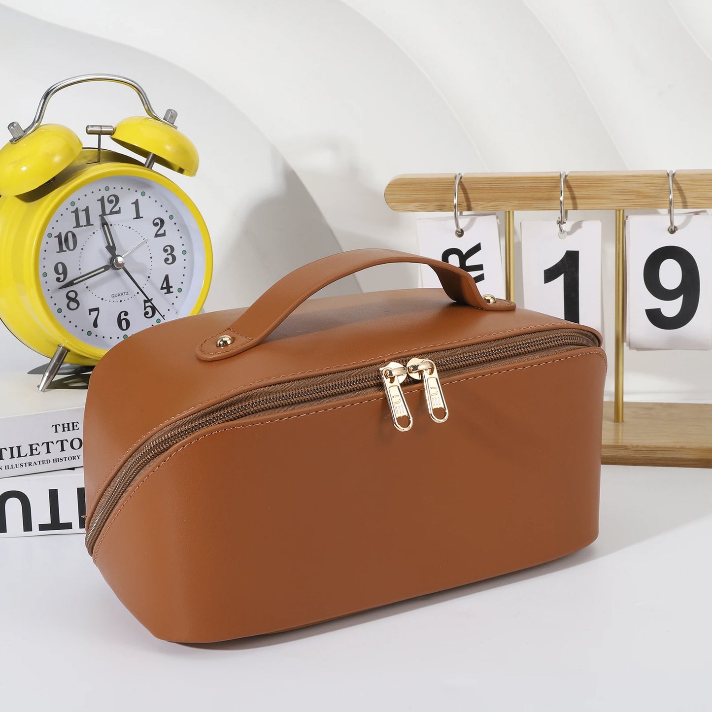 Travel Makeup Bag with Divider and Handle, Portable PU Leather Waterproof Toiletry Bag, Large Capacity Cosmetic Bags for Women