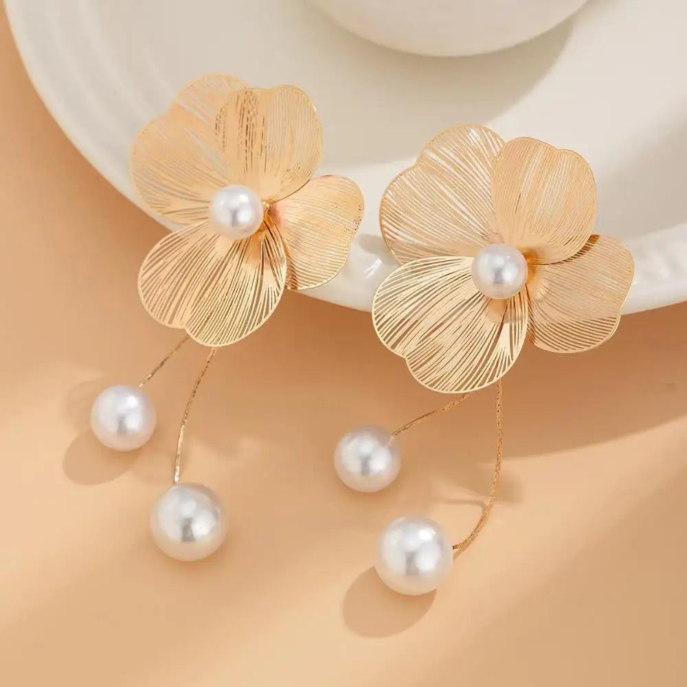 Romantic Flower Petal Long Tassel Drop Earrings For Women 2024 Trend Imitation Pearl Hanging Piercing Earrings Wed Jewelry Gift